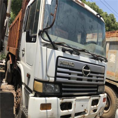 China Used hino Tippers/  hino 6x4 middle lift 371hp used diesel tipper trucks for export for sale