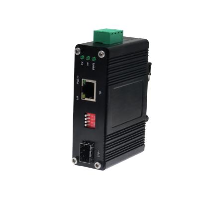 中国 ミニインダストリアル 10G/5G/2.5G/1G/100M 802.3at から 10GBASE-X SFP+ メディアコンバータ 販売のため