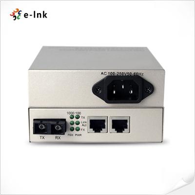 China 1 porta fibra + 2 porte UTP 10/100M Media Converter con PSU integrata for sale