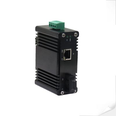 China 미니 산업용 100/1000BASE-X에서 10/100/1000BASE-T 30W PoE+ 미디어 변환기 for sale