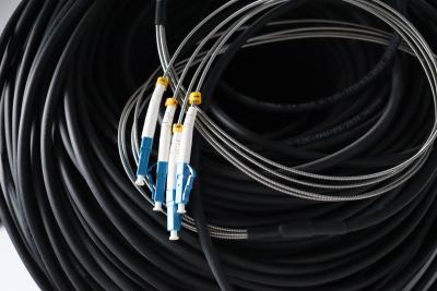 China Outdoor gewapende 2-12Core SM-vezelpatchkabel (SC, LC, FC, ST connector optioneel) Te koop