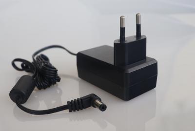 China Color estándar del negro del adaptador 12V 18W de la fuente de alimentación de EN61347 LED en venta