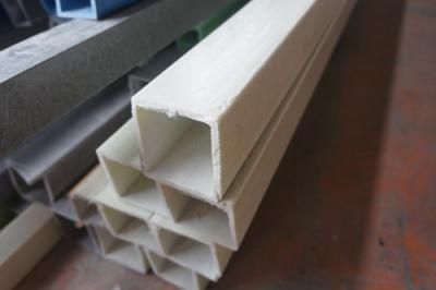 China Plastic FRP Square Tube Pultruded Fiber Glass Reinforcement Composites 30*30mm for sale