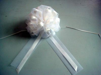 China Net Fabric Pom Pom Bow Gift Pull White Bow Ribbon For Products Decorations for sale