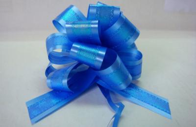China Supersónico, prensado, arco del regalo de la cinta del tirón del envoltorio para regalos de los PP para los paquetes de las cestas de fruta en venta