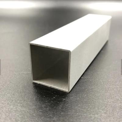 Chine Type carré en aluminium de tube d'épaisseur du tube 0.5-200mm à vendre
