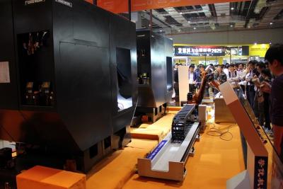 Китай Полируя и меля след робота линейный/ось высокой точности седьмая с экраном органа продается