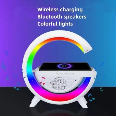 China 3-4 Hours Battery Life Wireless Charger Bluetooth Speaker 3.7V 10m Transmission distance for sale