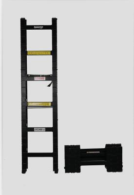 China Adaptable Flexibility Tactical Folding Ladder Cast Aluminum Alloy for sale