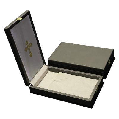 China Customized Luxury PU Leather Jewelry Packaging Box OEM Leather Jewellery Case Travel Ice Jewelry Box Small Cow Hide Leather Box for sale