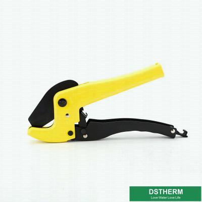 China 65 Mn Steel Plastic Tubing Cutter , Casting Ppr Pipe Cutter Smooth Cuts for sale