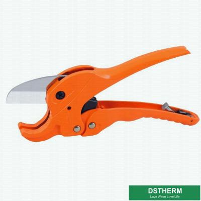 China Industrial Plumbing Polyethylene Pipe Cutter Anti - Corrosion With High Leverage Ratchet for sale