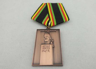 China Medalha de Arthur Arntzen 3D, medalhas feitas sob encomenda do esporte com fita especial, estampagem com chapeamento de cobre antigo à venda