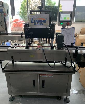China Stainless Steel 304 Automatic Cap Screwing Machine Bottle Cap Sealer for sale