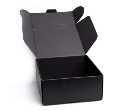 China Caixa de empacotamento impressa do presente do papel da roupa do tipo, caixas de envio de dobramento onduladas do encarregado do envio da correspondência à venda