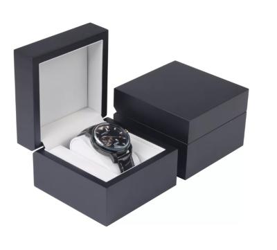 China Customized Black Matte Single Watch Boxes Pu Leather Square Wooden for sale