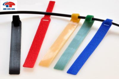 China Bridas de plástico echadas a un lado dobles ajustables del lazo del gancho del nilón reutilizable, fijación del uno mismo en venta