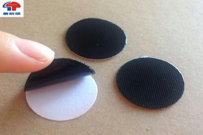中国 Eco強いSticklyの黒い自己接着点は処理されたプロダクトを引っ掛け、輪にします 販売のため