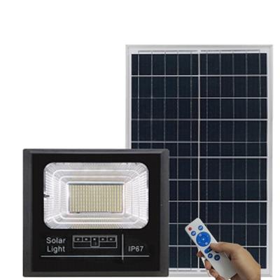 中国 100W Solar Panel Floodlight 12-16 Hours Working Time 6V 10W Wall Mounted 販売のため