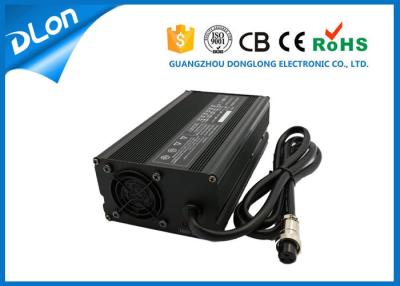 China profesional cargador de batería de 36 voltios/cargador 36 voltios para el golf eléctrico segway en venta