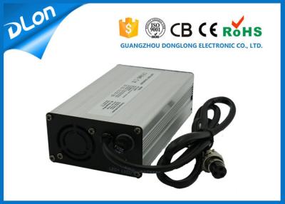 China Cargador de batería de plomo de fabricación profesional de 12v 8a 24v 5a 36v 4a 48v 3a para la e-vespa/el e-coche /e-sweeper en venta