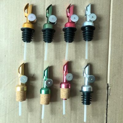 China Factory Wholesale 12cm Weighted Oil Pourer, Self Closing Spout, 4 Colors Available Siver/Gold/Red/Green à venda