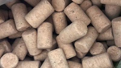 China 24*44MM Wine Cork Stopper & Champagne Cork with Agglomerated Cork Material for sale