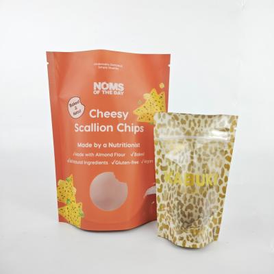 中国 Food Grade Custom Printed Matte Finish One Side Clear Chips Snack Packaging Bags Stand Up Pouch with Window 販売のため