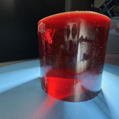 China Synthetische Labor gemacht Taube roter Saphir Einzelkristall Edelstein Rohmaterial zu verkaufen