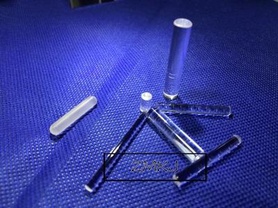 China Zafiro sintético pulido superficie Rod, constante dieléctrica del lingote del zafiro alta en venta