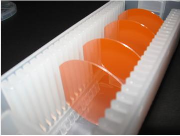 Κίνα 2 - 6 γκοφρέτα της Gap υποστρωμάτων κρυστάλλου φωσφιδίων γαλλίου ίντσας πάχος 0,1 - 2mm προς πώληση