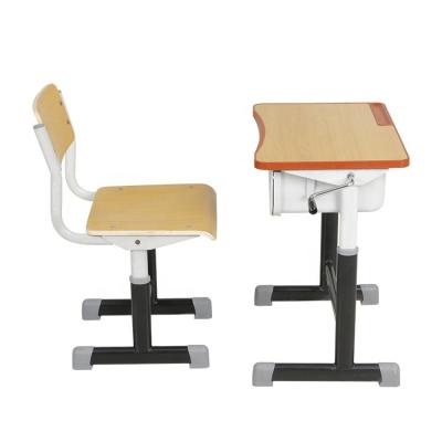 China Mesas e cadeiras ergonômicas da sala de aula da madeira compensada à venda