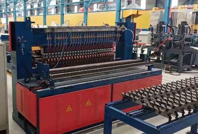Chine La commande numérique par ordinateur réutilisent le petit pain moins de travail Mesh Welding Machine de 6mm à vendre