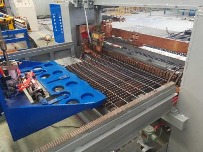 China Alimentación hidráulica soldadora de acero y del hierro de 30m m del molde en venta