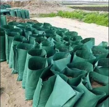 China Construction Nonwoven Geotextile Geobag Waterproof Material With Filament Geotextile à venda