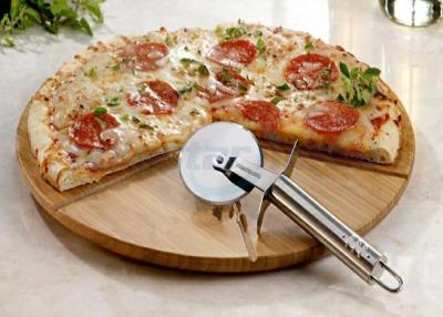 Chine Adaptez le gâteau de coupeur de pizza de FDA et la roue aux besoins du client standard de fromage de pizza avec l'impression de LOGO à vendre