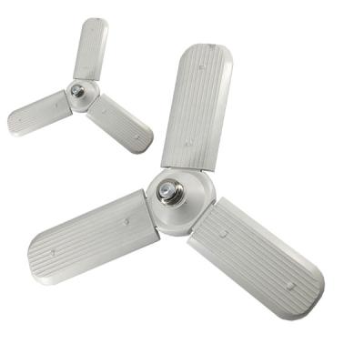 China SMD 2835 Fan Blade LED Lamp for sale