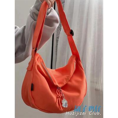 China Sling Shoulder Strap Handbag Unisex Style With Zipper Closure for sale