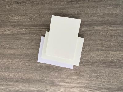 Chine Aucun panneau blanc de mousse de PVC de la densité 18mm de l'avance 0,55 pour l'usage d'ébénisterie à vendre