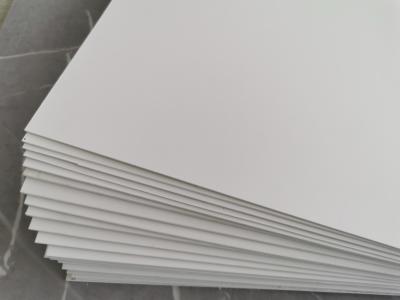 China Tablero resistente ULTRAVIOLETA de la espuma del PVC de los 4x8ft 3m m con la superficie dura en venta