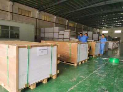 中国 1220x2440 18mmの厚さの家具ポリ塩化ビニールの泡板装飾的なラミネーション 販売のため