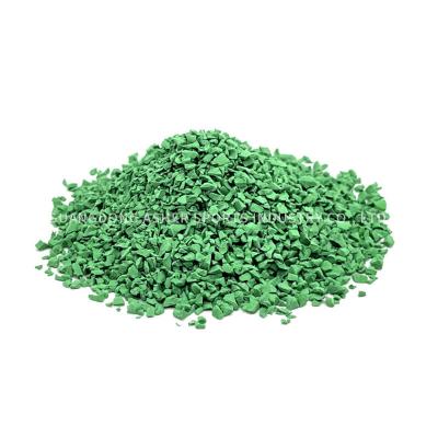 China Tipo resistente ULTRAVIOLETA pelotillas de goma de la miga de los gránulos artificiales verdes de la hierba en venta