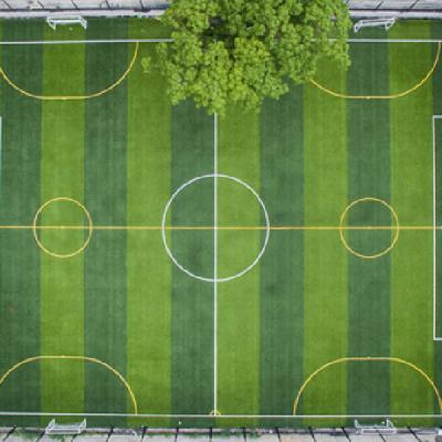 China 4x25m PU-steunbare kunstmatige voetbalvelden met Dtex 8000-15000 en diamantengarens Te koop