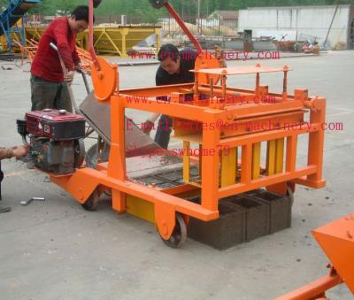 China Bloque de cemento diesel móvil que hace la máquina de fabricación de ladrillo concreta no eléctrica de la máquina 4-45 en venta
