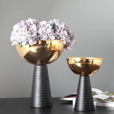 中国 Decorative Flower Vase Round Wedding Decorative Gold Plated Vases Flower Bowls Centerpieces 販売のため