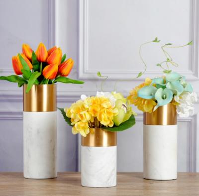 中国 Decorative Flower Vase Marble Home Decor Vase Modern Decor Accessories White Marble with Metal Vase 販売のため