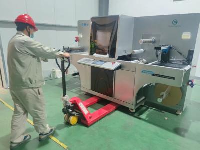 Cina Etichetta di miglioramento della stampa digitale automatica stampaggio a caldo e vernice in vendita