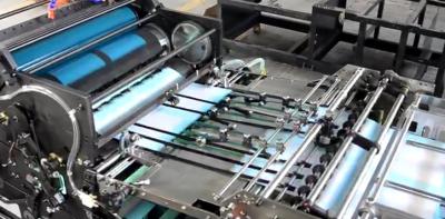 China Máquina de revestimento UV do formato 15KW pequeno para etiquetas adesivas à venda