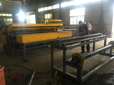 China High Accuracy Line Auto Feeding Wire Welding Mesh Machine For 48 Warp Quantity for sale
