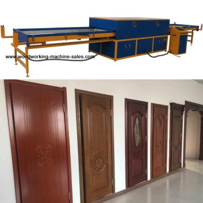 Cina Cabinet door skin PVC foil laminating vacuum heating vacuum membrane press machine in vendita
